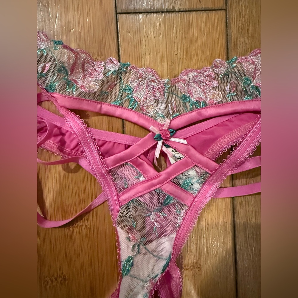 For Love and Lemons Sz S NWOT pink floral metallic detail thong